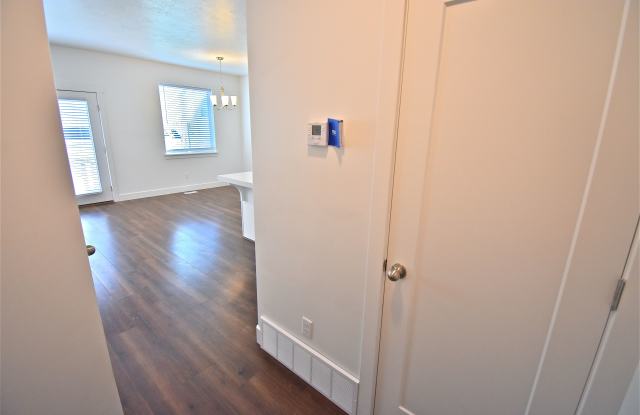 7248 N Hidden Loop Rd