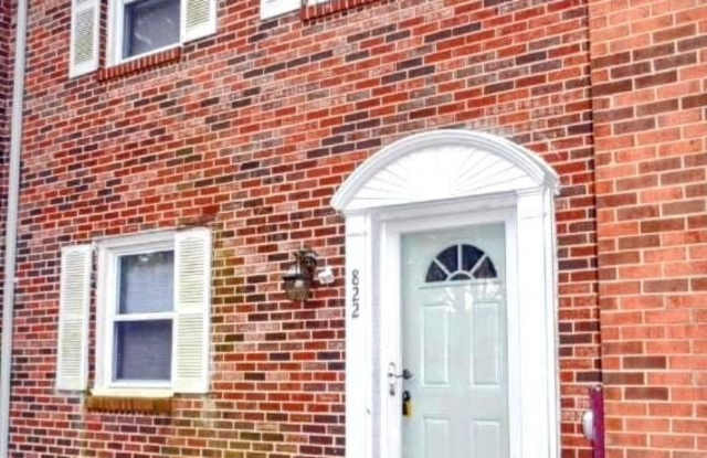822 CALVERT TOWNE DRIVE