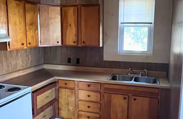 621 North Cherry Street - B