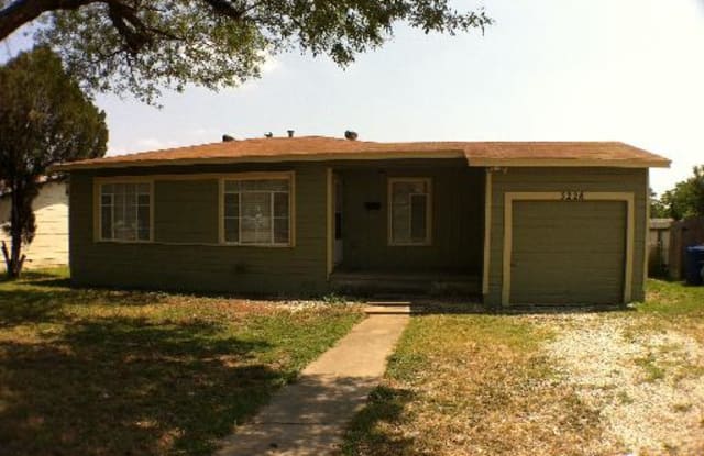 3226 E SOUTHCROSS BLVD - 3226 E Southcross Blvd, San Antonio, TX 78223