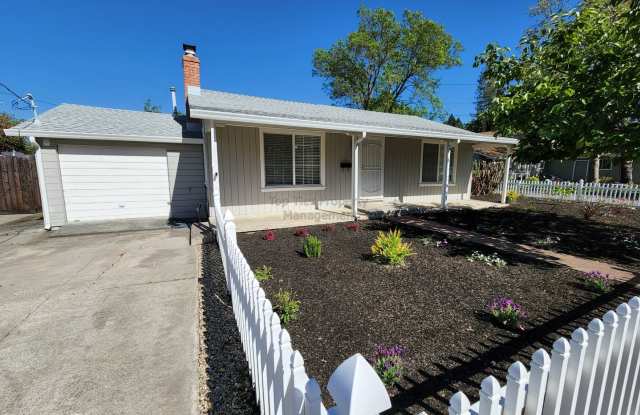 Very nice 2 Bd/1 Ba 816 sf Pleasant Hill Single-Family House available now for lease! photos photos