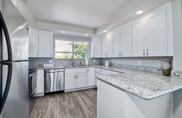 Photo of 6677 Paseo Del Norte