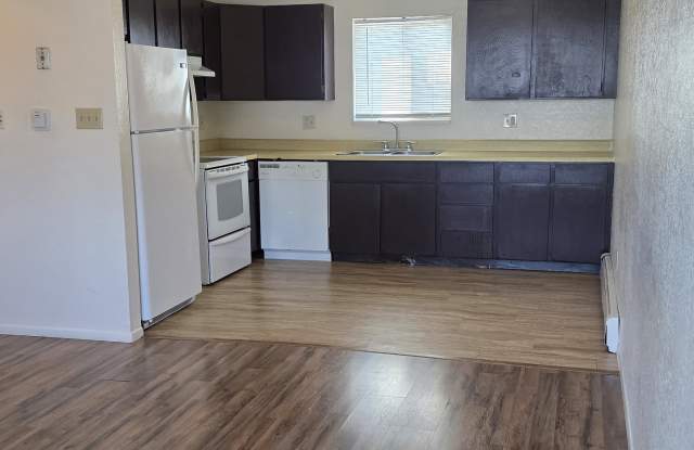 2543 Grand Avenue - 1