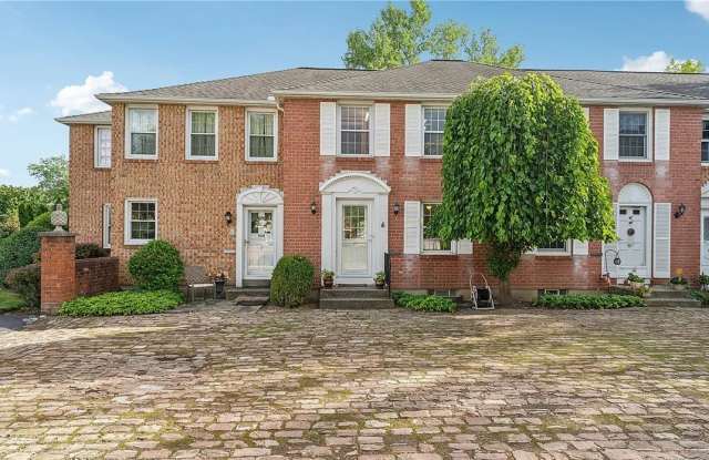 Photo of 500 Burroughs Dr Apt B