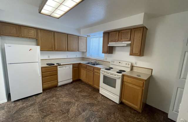 1380 Camas Street - 3