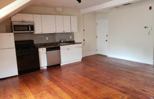Photo of 1209 SPRUCE ST ##4