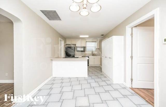 7309 North Dartmouth Avenue