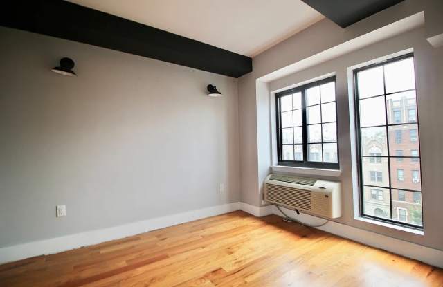 Photo of 186 Lenox Rd