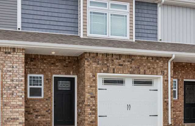 2 Bedroom Condo For Rent With Community Swimming Pool!