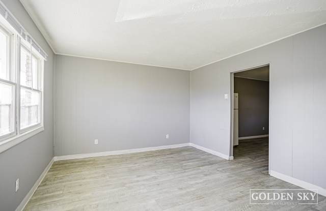 6318 E Piccadilly Rd