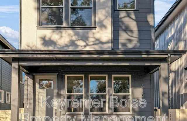 Photo of 618 E Krall St