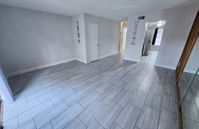4825 Lighthouse Circle - 4825