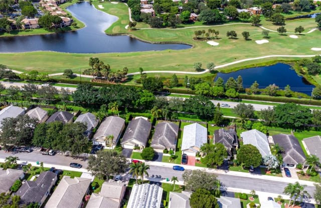 9041 Lake Park Cir N - 9041 Lake Park Circle North, Davie, FL 33328