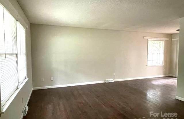 2000 Ibis Court