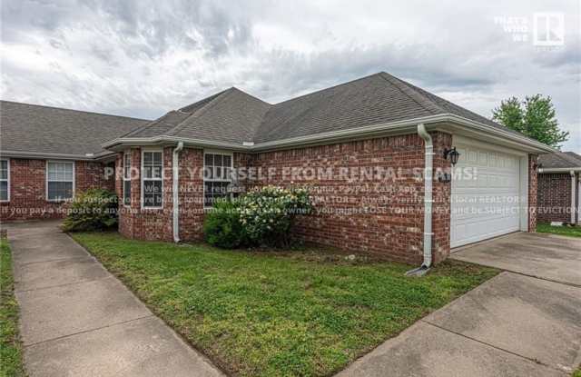 245 Ravenwood  RD Unit #B
