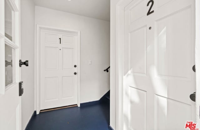 1948 N Alexandria Ave