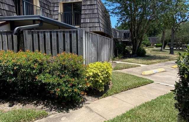 1004 ROYAL OAK BOULEVARD