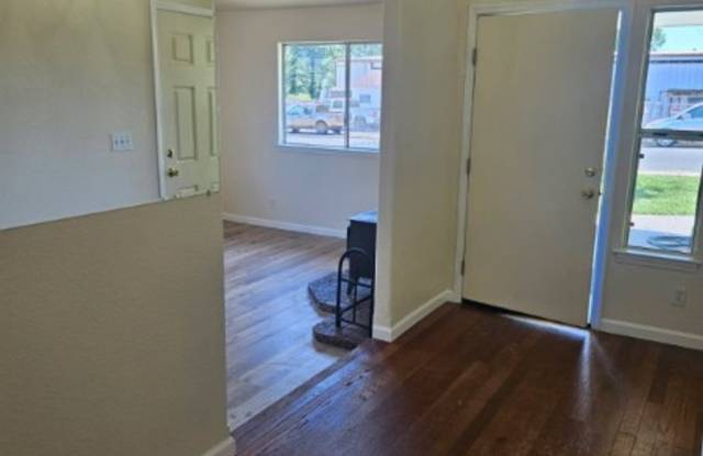 Lakeport Gem for rent