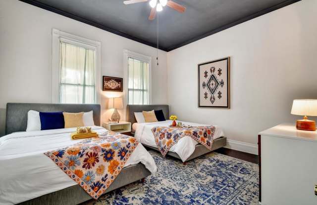 Photo of 319 East Courtland Place Unit 321