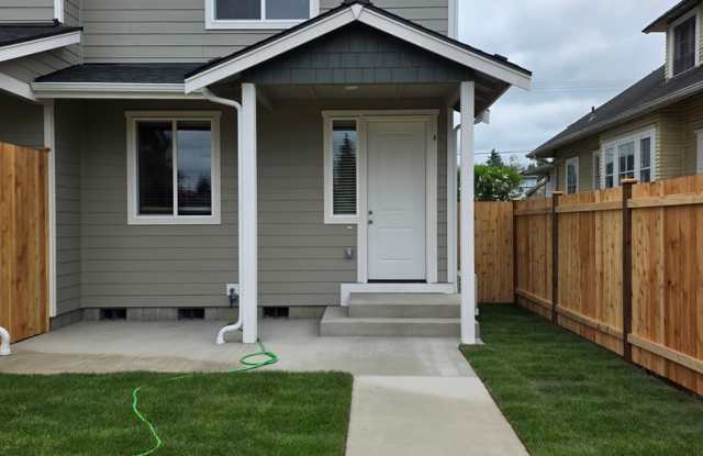 Brand new rental 3 bedroom 2.5 Bath in Centralia