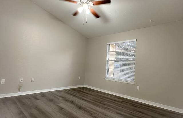 Crescent Place - 11-206