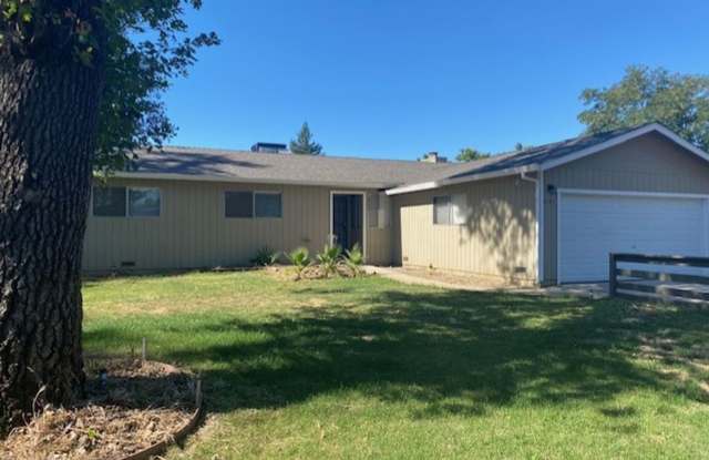Nice Home in Enterprise Area!!