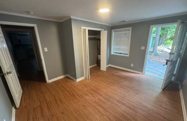 290 Clisby PlaceBottom floor