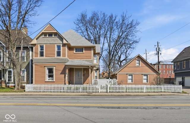 640 E 10th Street
