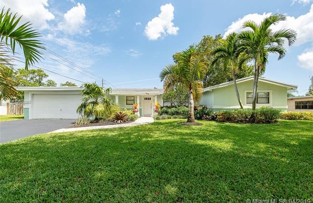 848 N Bel Air Dr - 848 North Bel Air Drive, Plantation, FL 33317