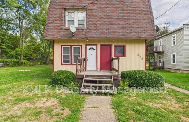 535 Gage St