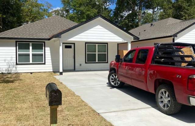 1210 Denison Ave **Ask about our NO SECURITY DEPOSIT option!**