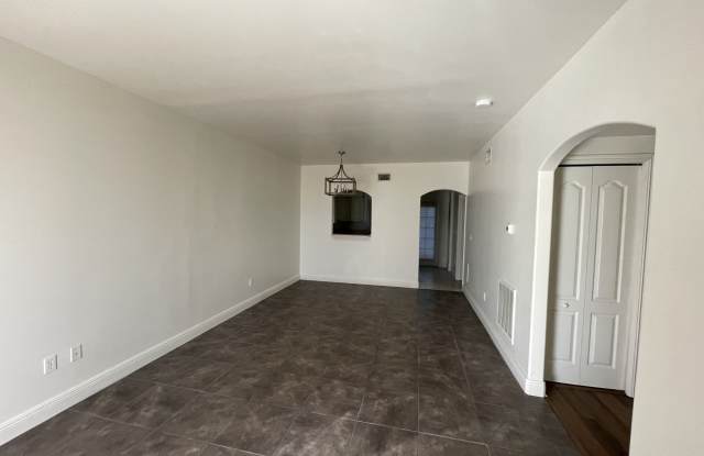 4110 Castilla Cir Apt 102