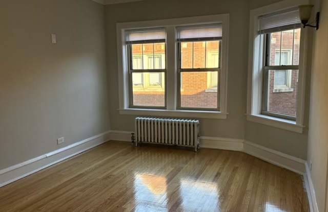 Photo of 5119-21 West Montrose Ave.