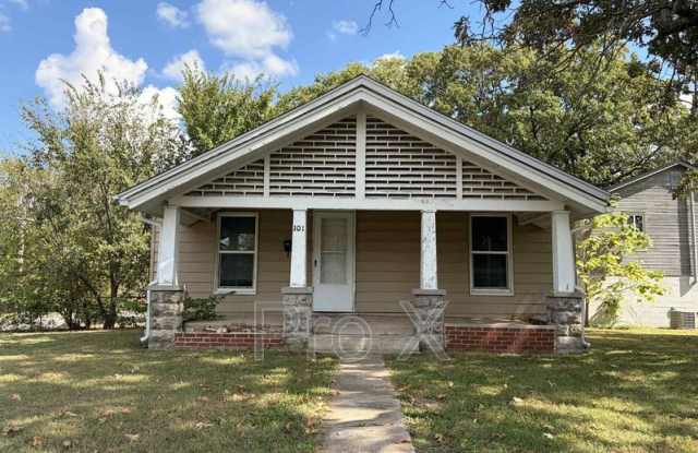 101 S patterson