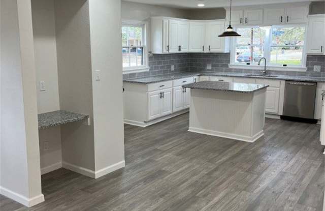 1901 E Warren Avenue