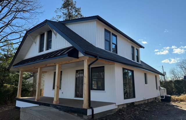 Wyomissing Boro 3 bedroom 2 full bath