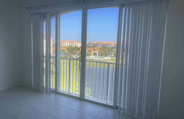 1 Harbour Isle Ph01 Drive E