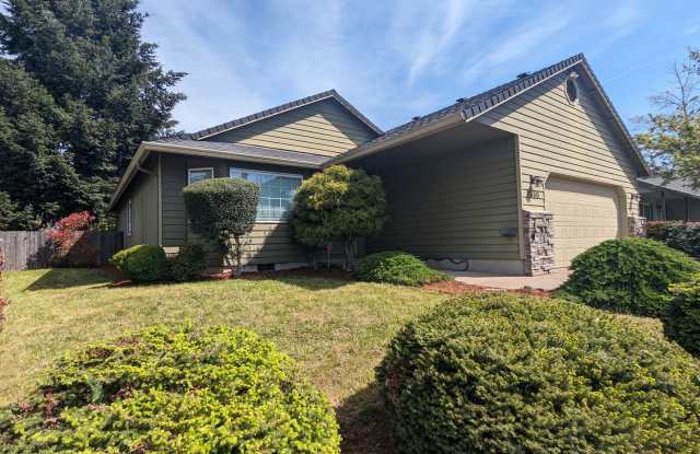 Fantastic Curb Appeal 3-Bedroom, 2 Bathroom West Eugene Home - 2550 Cubit Street, Eugene, OR 97402