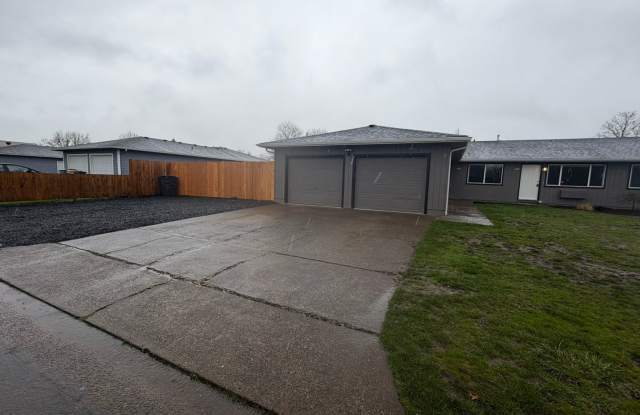 Newly Remodeled 2 Bedroom!