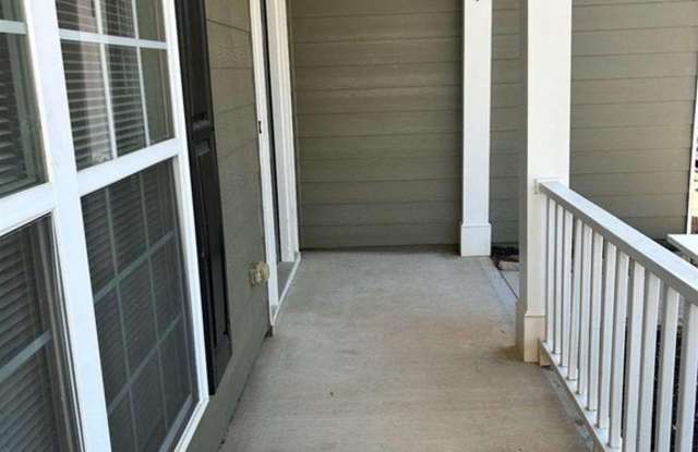 118 HIDDEN LAKE Circle