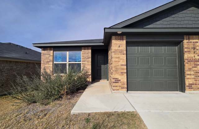 1246 Lehmann Drive (A/B)