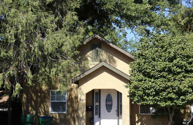 440 West Sacramento Avenue