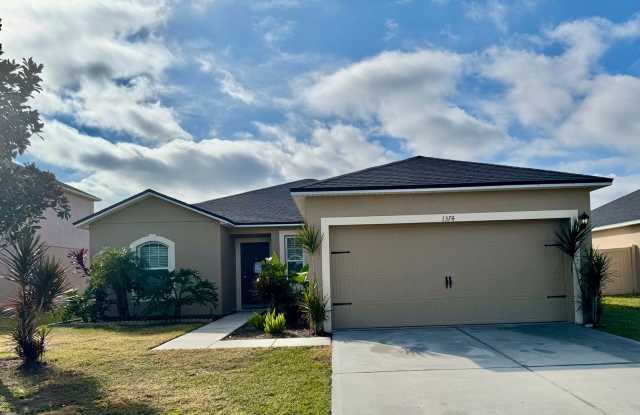 1374 Cypress Ridge Loop