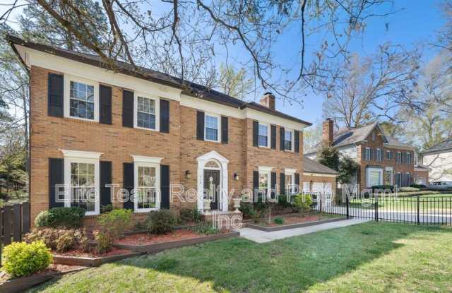 712 Grays Creek Lane