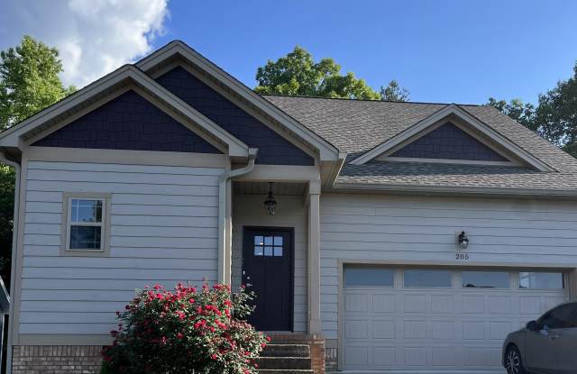 205 Courtland Crest Drive SW