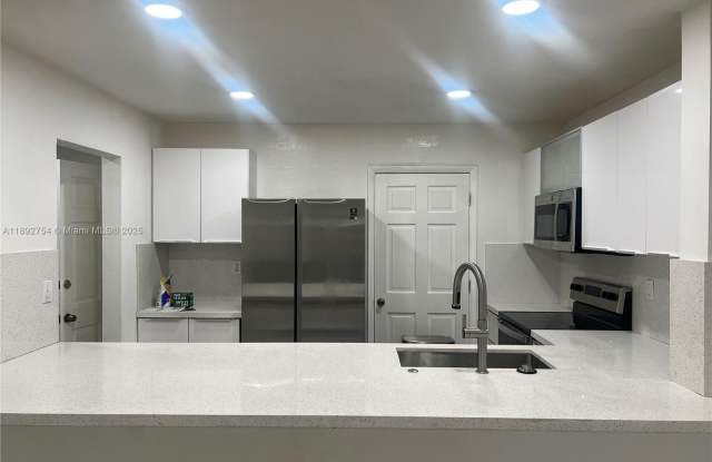 Photo of 9621 SW 77th Ave