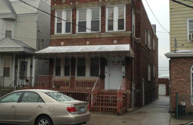 656 PALISADE AVE