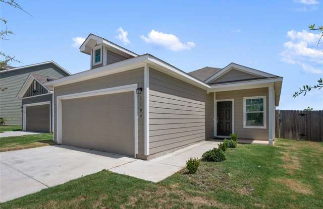 Photo of Spacious 3-Bedroom 2 bath with Private Backyard in Bastrop Grove