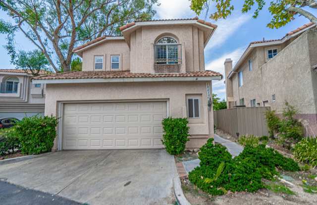 Shangri-La Community cul-de-sac Home for Rent in Canyon Country!