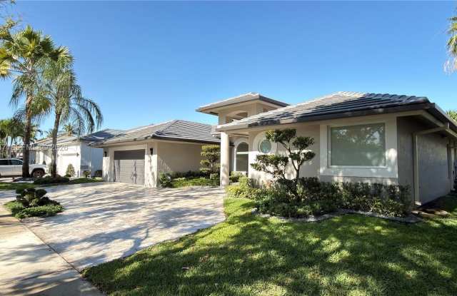 3767 Oak Ridge Cir